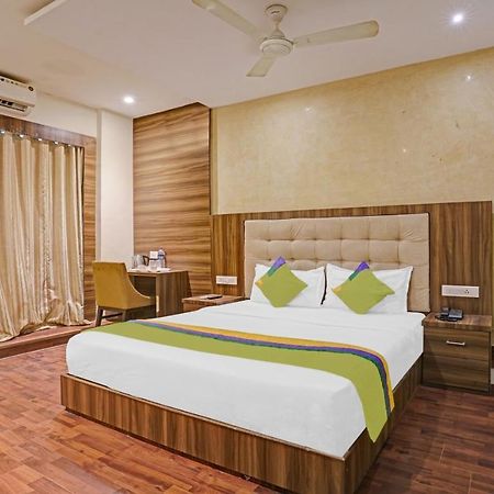 Hotel Bkc Mannat Мумбай Екстериор снимка