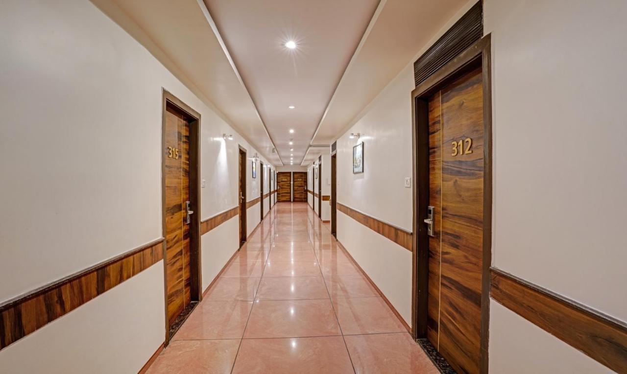 Hotel Bkc Mannat Мумбай Екстериор снимка