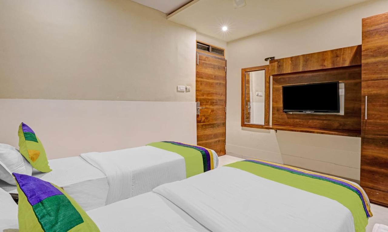 Hotel Bkc Mannat Мумбай Екстериор снимка