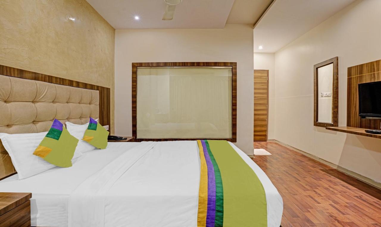 Hotel Bkc Mannat Мумбай Екстериор снимка