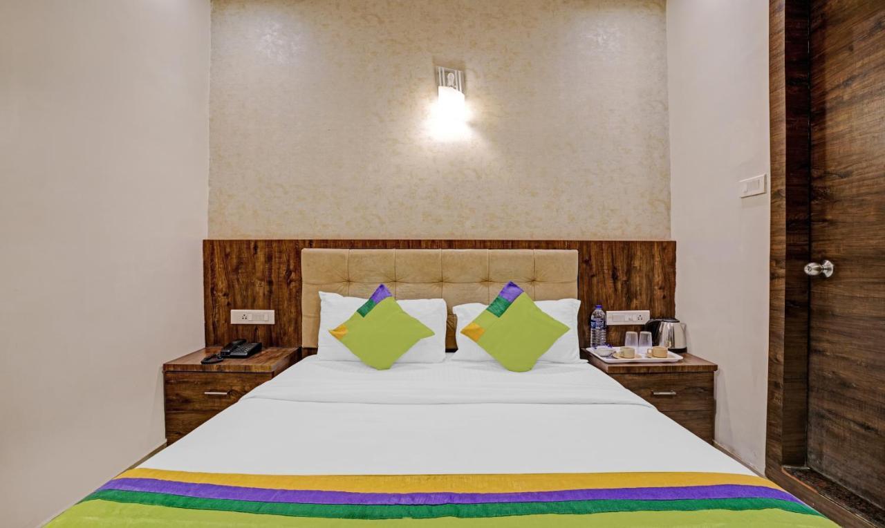 Hotel Bkc Mannat Мумбай Екстериор снимка