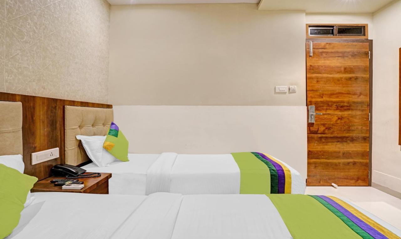 Hotel Bkc Mannat Мумбай Екстериор снимка