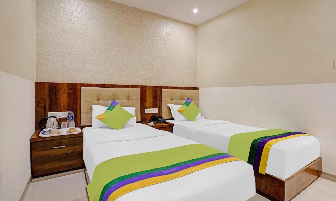 Hotel Bkc Mannat Мумбай Екстериор снимка