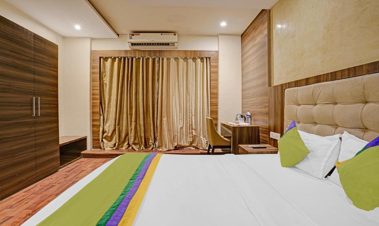 Hotel Bkc Mannat Мумбай Екстериор снимка
