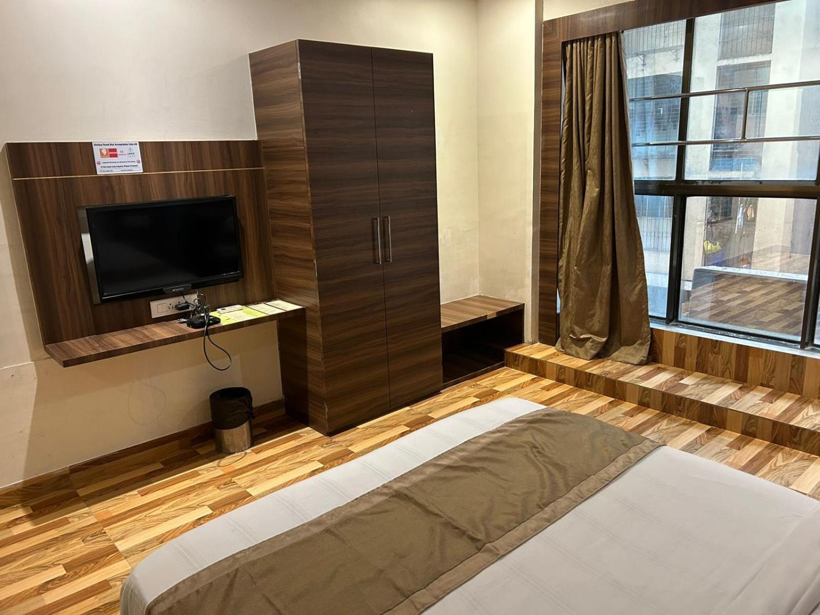 Hotel Bkc Mannat Мумбай Екстериор снимка