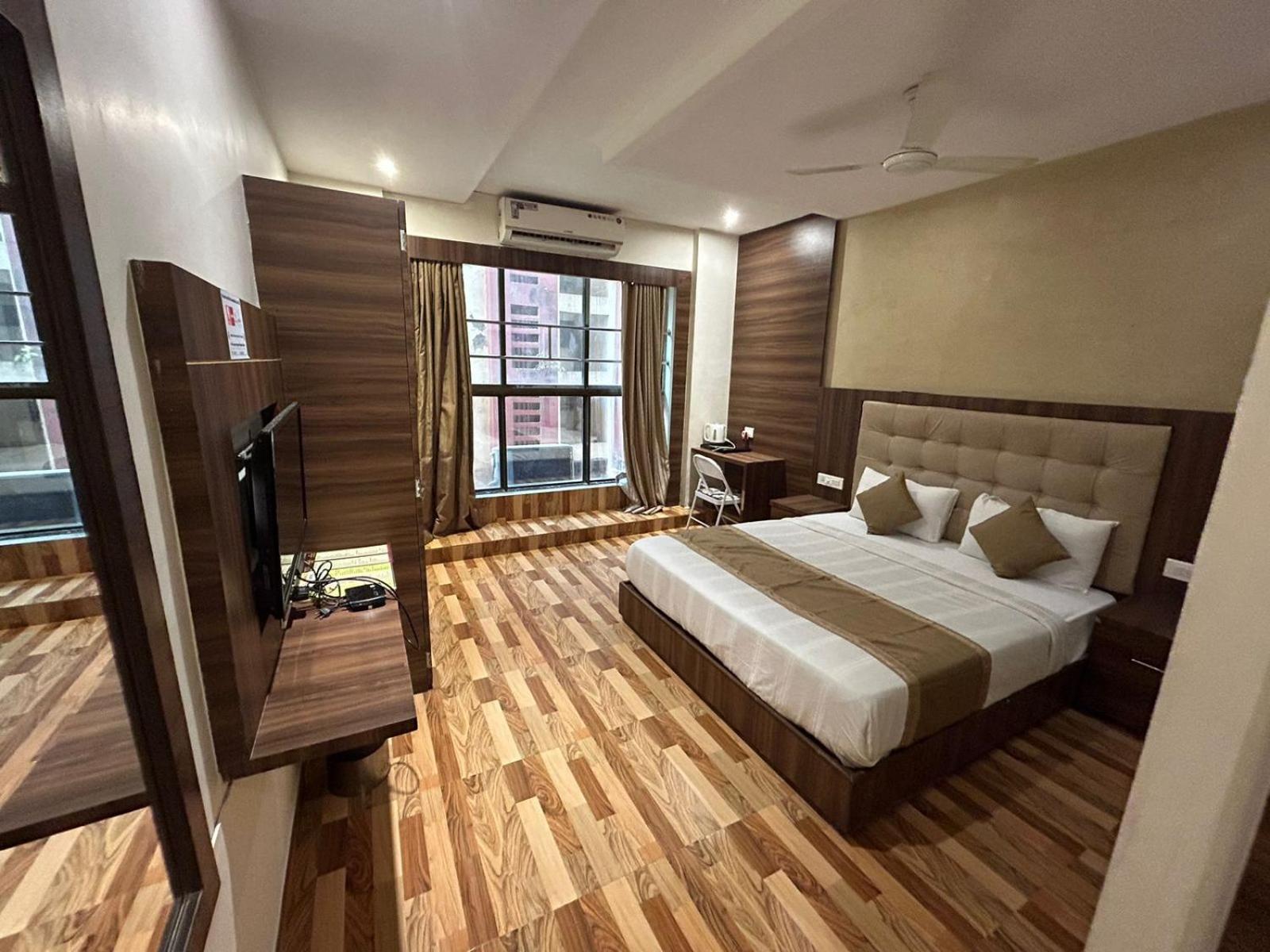 Hotel Bkc Mannat Мумбай Екстериор снимка
