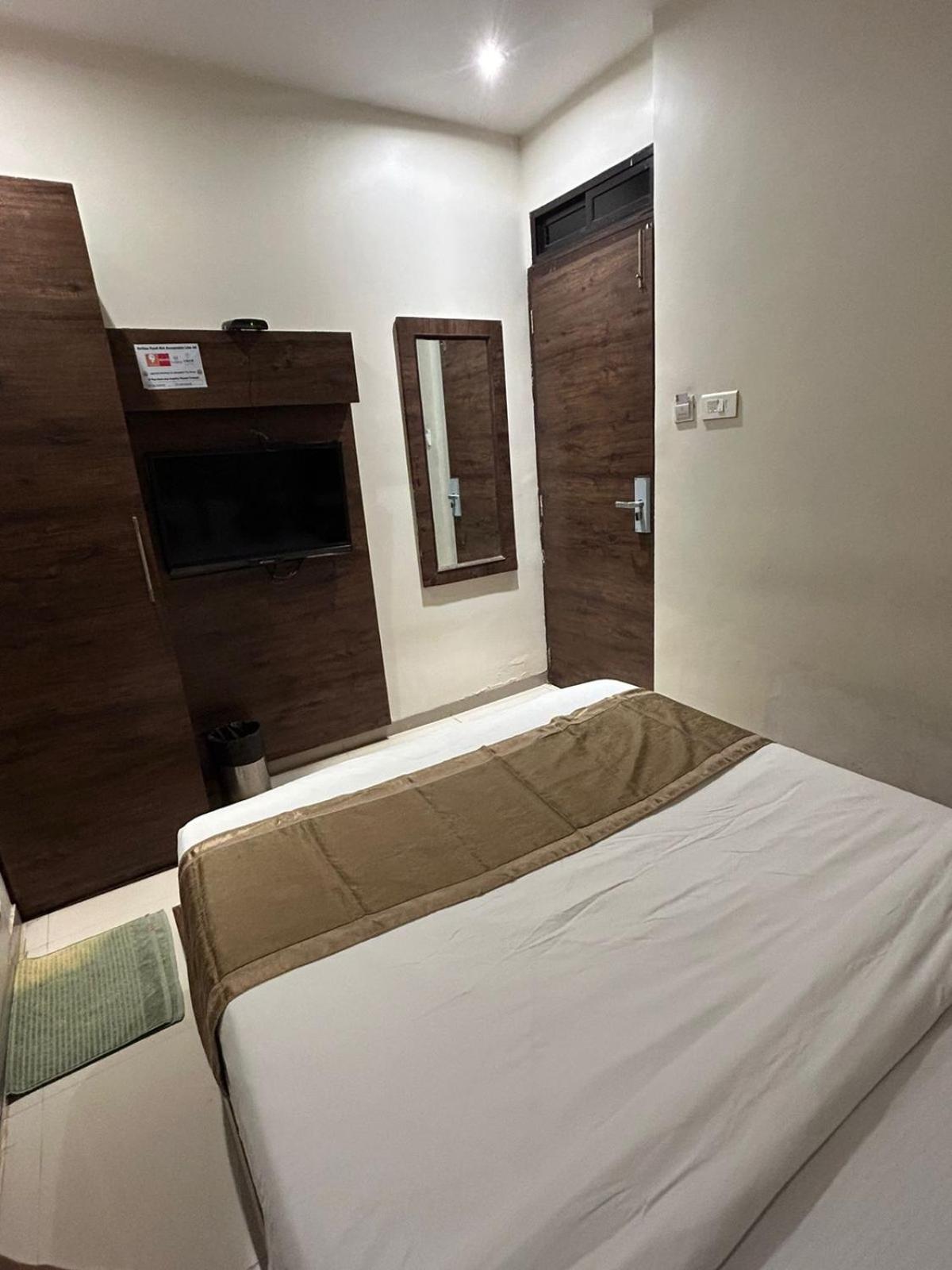 Hotel Bkc Mannat Мумбай Екстериор снимка