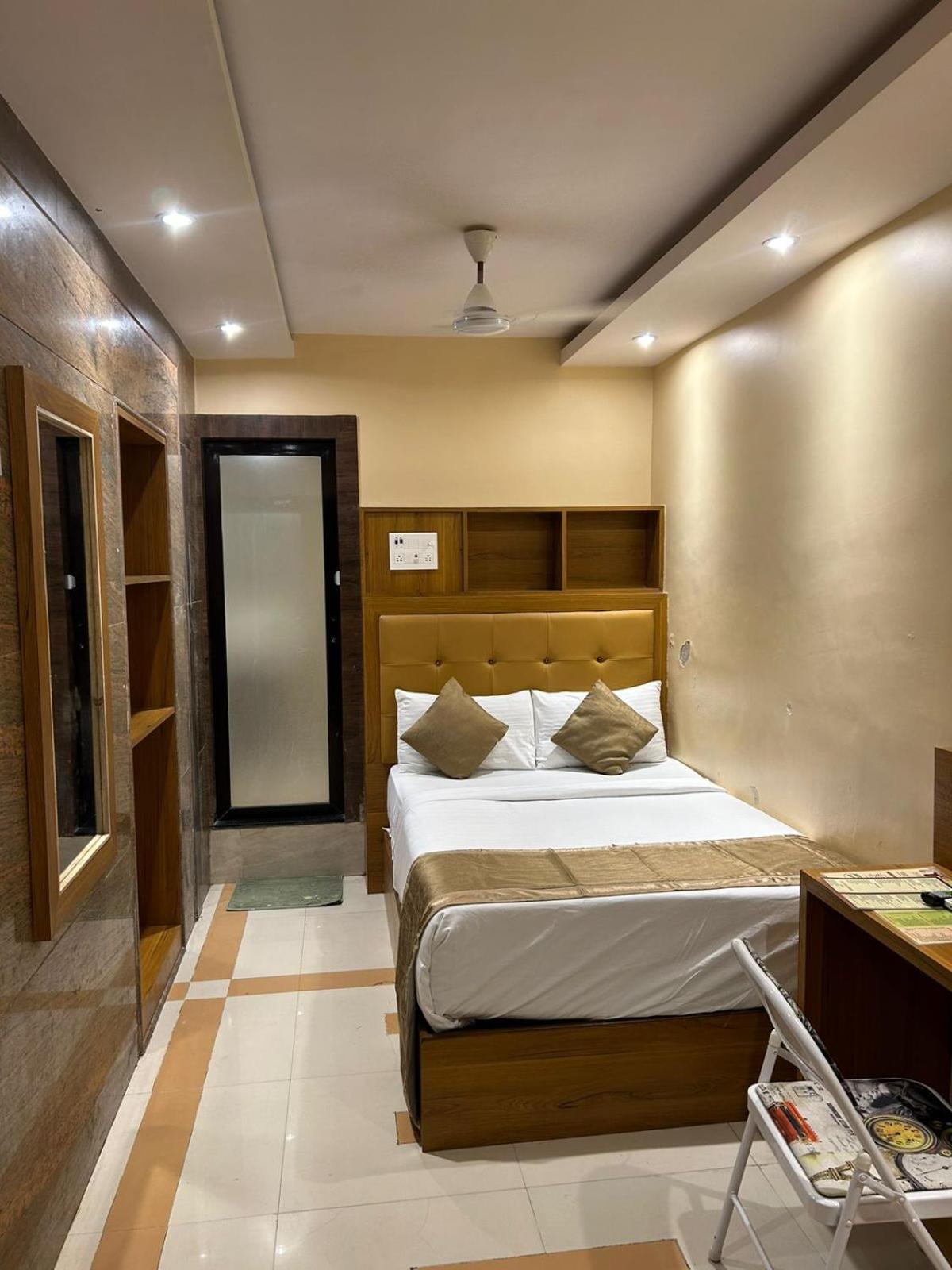 Hotel Bkc Mannat Мумбай Екстериор снимка