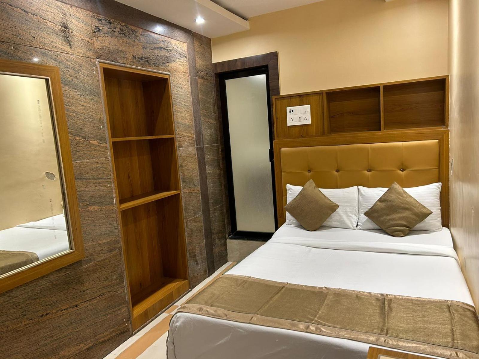 Hotel Bkc Mannat Мумбай Екстериор снимка